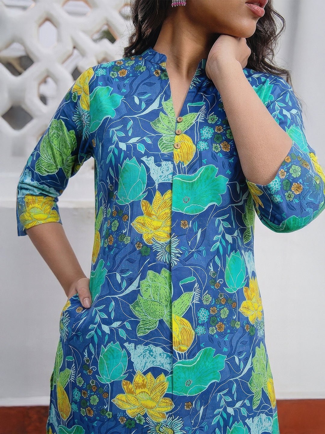 JAA26TU04847_1.jpg Blue Pure Cotton Floral Printed A-Line Short Kurti - Image 1
