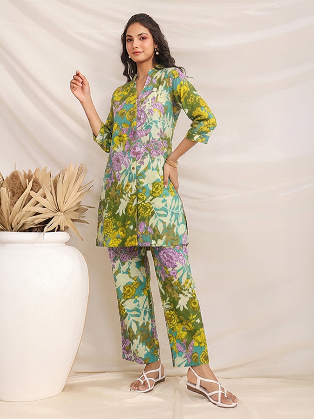 JAC26CD03936_1.jpg Multicolor Pure Cotton Floral Printed Straight Cord Set - Image 1
